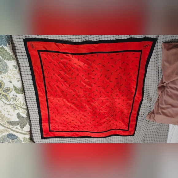 YVES SAINT LAURENT YSL Vintage Large Silk Scarf Signed Logo Red/Black.34" Square - Picture 8 of 11